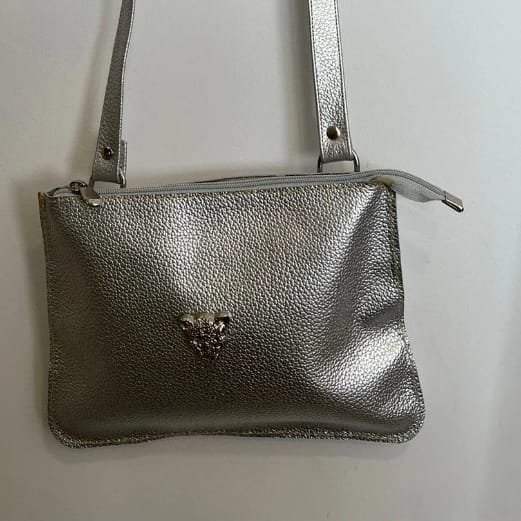 Cartera de cuero plata oscura rústica